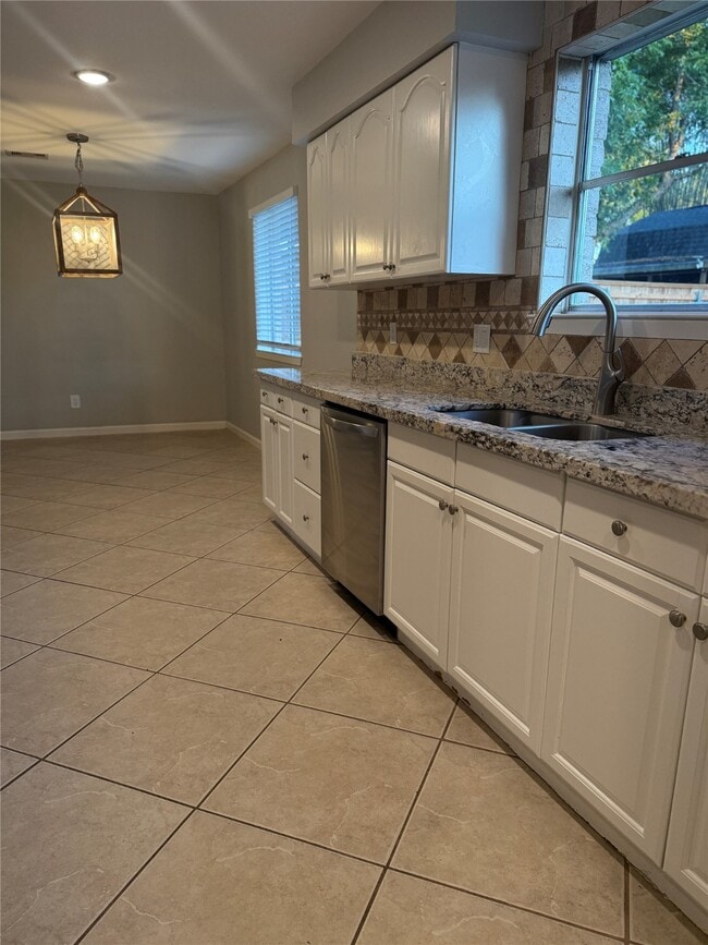 Photo - 6207 Woodvale Dr