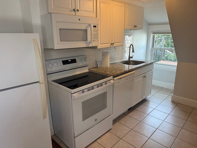 Photo - 32 Paul Revere Rd Unit 3