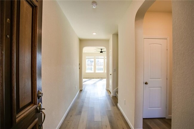 545 Ayinger Ln