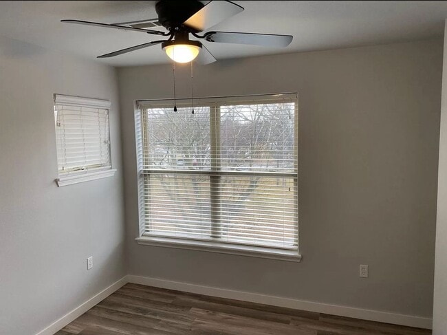 Photo - 3BD / 2.5BA Completely Remodeled Townhome W/ Garage, Minutes From UofA Campus