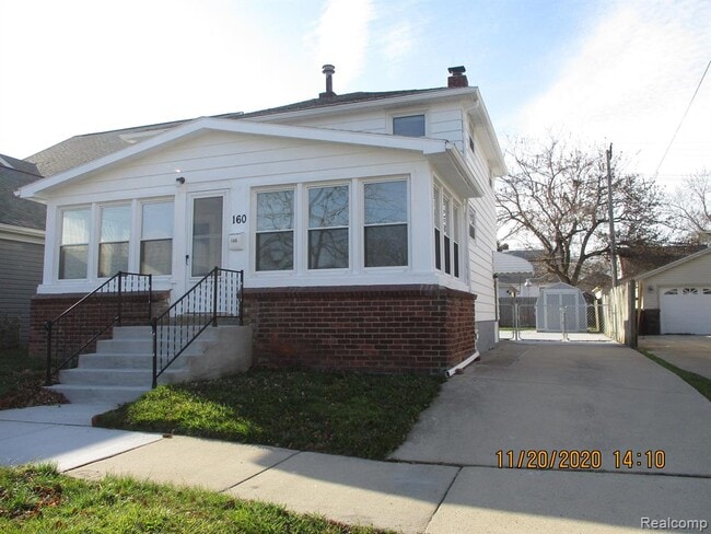 Photo - 160 Roehrig St