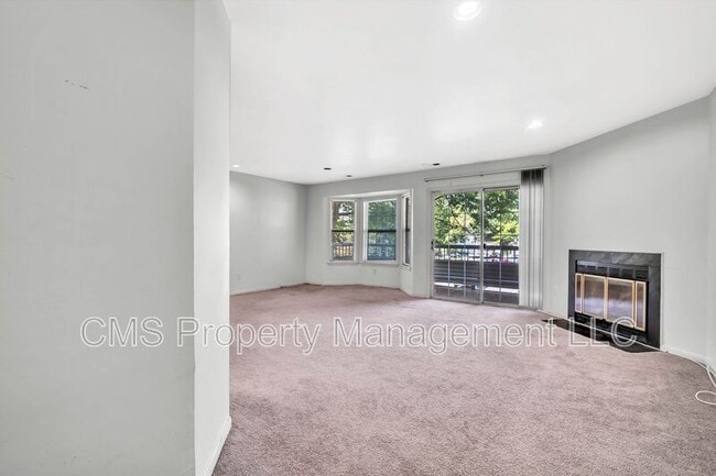 Photo - 302 Trinity Ct Unit 8