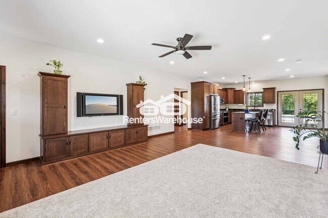 Photo - 161 230th St