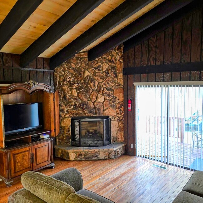 Charming 3-Bedroom + Loft Home in Shay Meadows