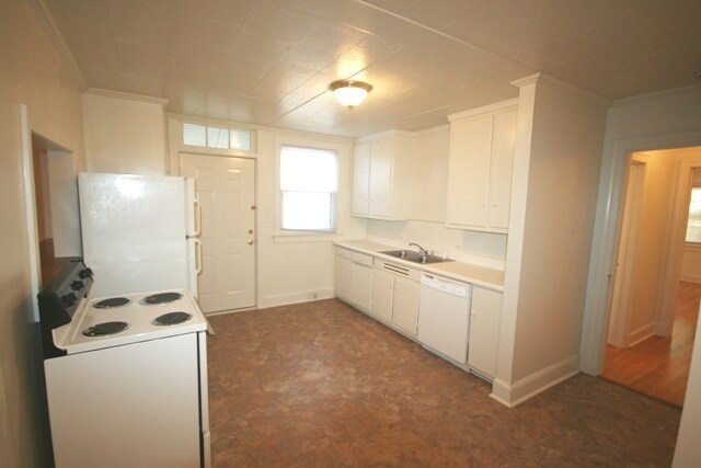 Photo - Spacious 1 Br Apt / Near Duke West and Downtown Unidad A