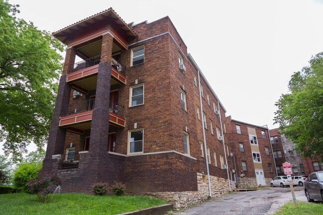 Charlotte Manor - Charlotte Manor