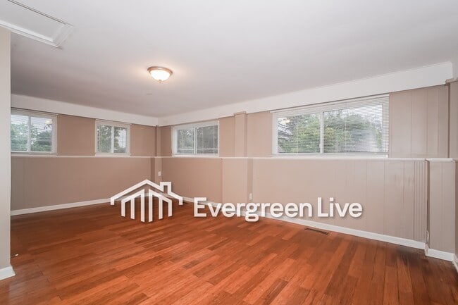 Photo - 1144 Chelsea Ave