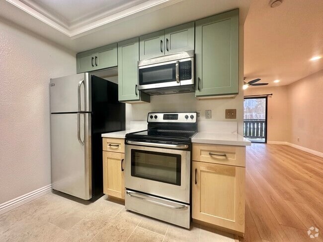 Building Photo - Newly Renovated 1 BD / 1 BA W/ Large Priva... Unit 95 Rental