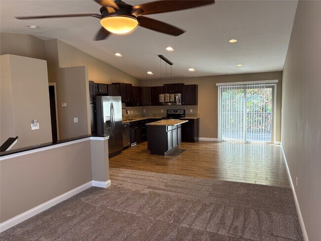 Photo - 1118 Marathon Dr