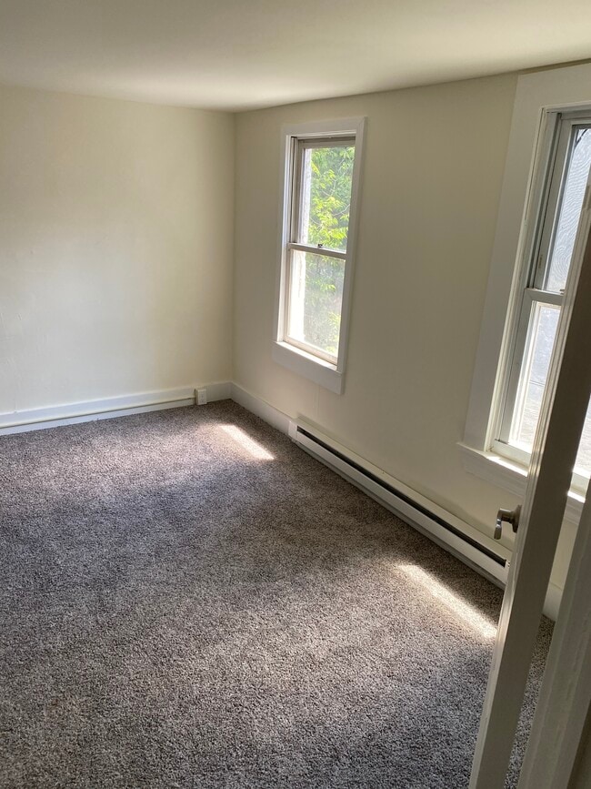 Photo - 323 Chestnut St