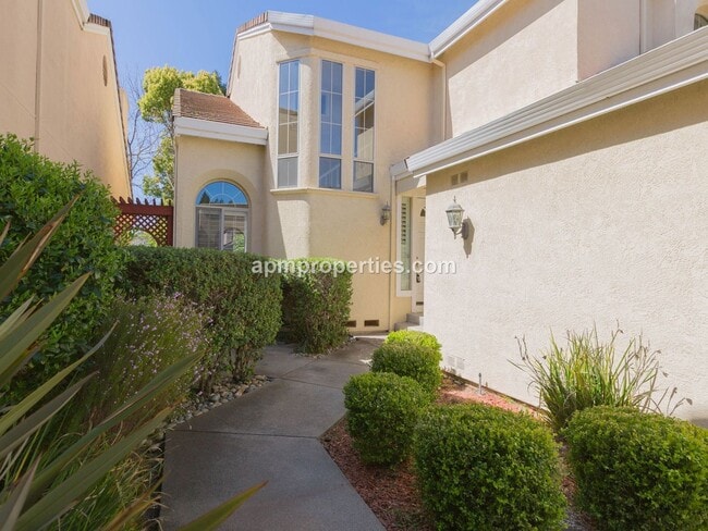 Photo - Extraordinary 3 Bedroom, 3 bath Canyon Lakes Golf Course Home!