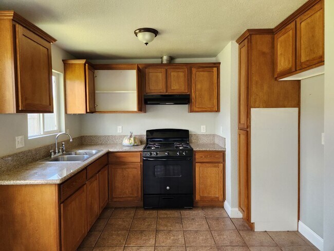 Photo - 314 W Maple St