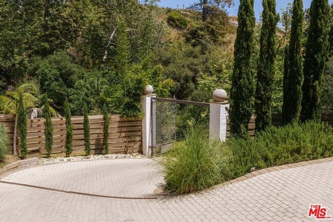 1105 Rivas Canyon Rd