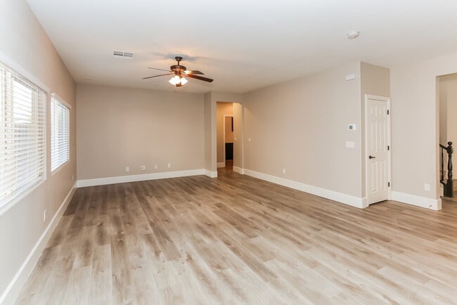 Photo - 7649 Heavenly Peak St