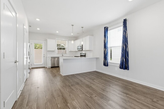 Photo - 1170 Dickerson Rd Unit 17