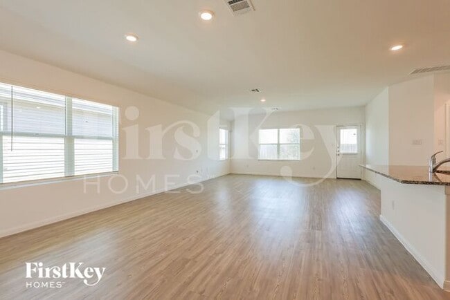 Photo - 1228 Treehouse Ln