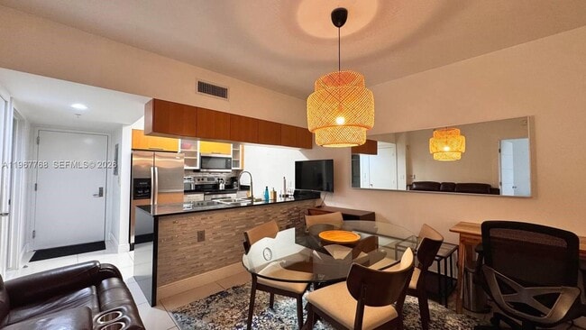 Building Photo - 1750 N Bayshore Dr Unit 1810