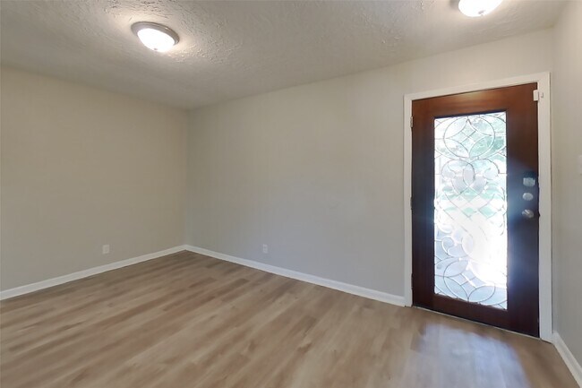 Photo - 13307 Venice Cir