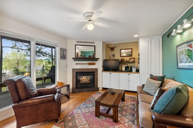 Building Photo - 1 bedroom, 1 bath condo on Whitefish Lake