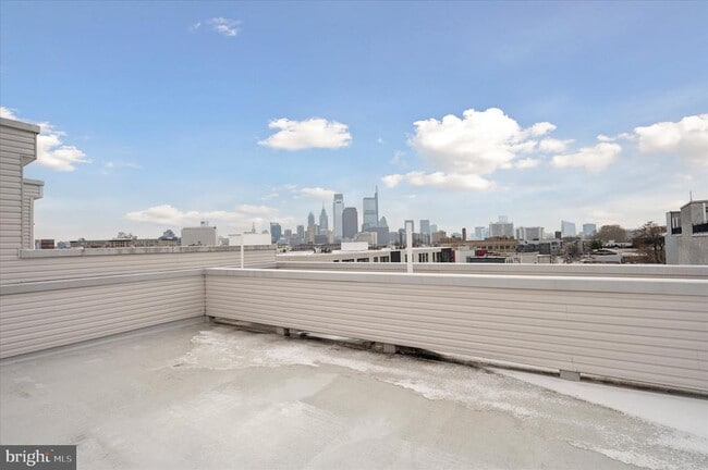 Building Photo - 1617 Ridge Ave Unit C