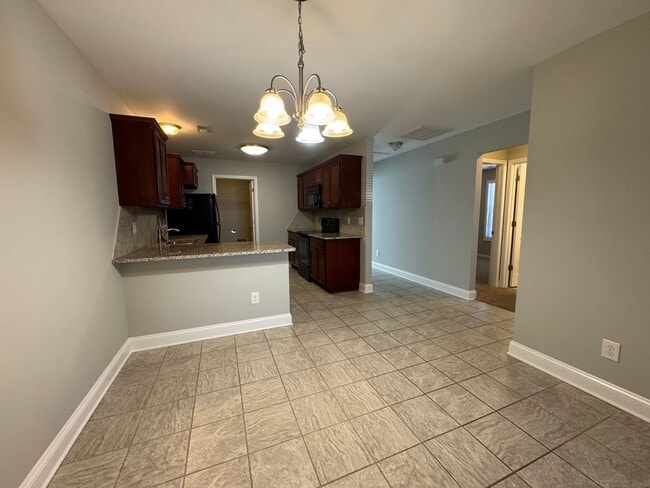 Photo - MOVE-IN READY! **MOVE-IN Special $250 off the 1st full month's rent.**