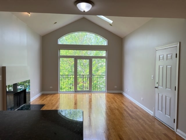 Building Photo - 2327 S Sawyer Ave Unit 3A