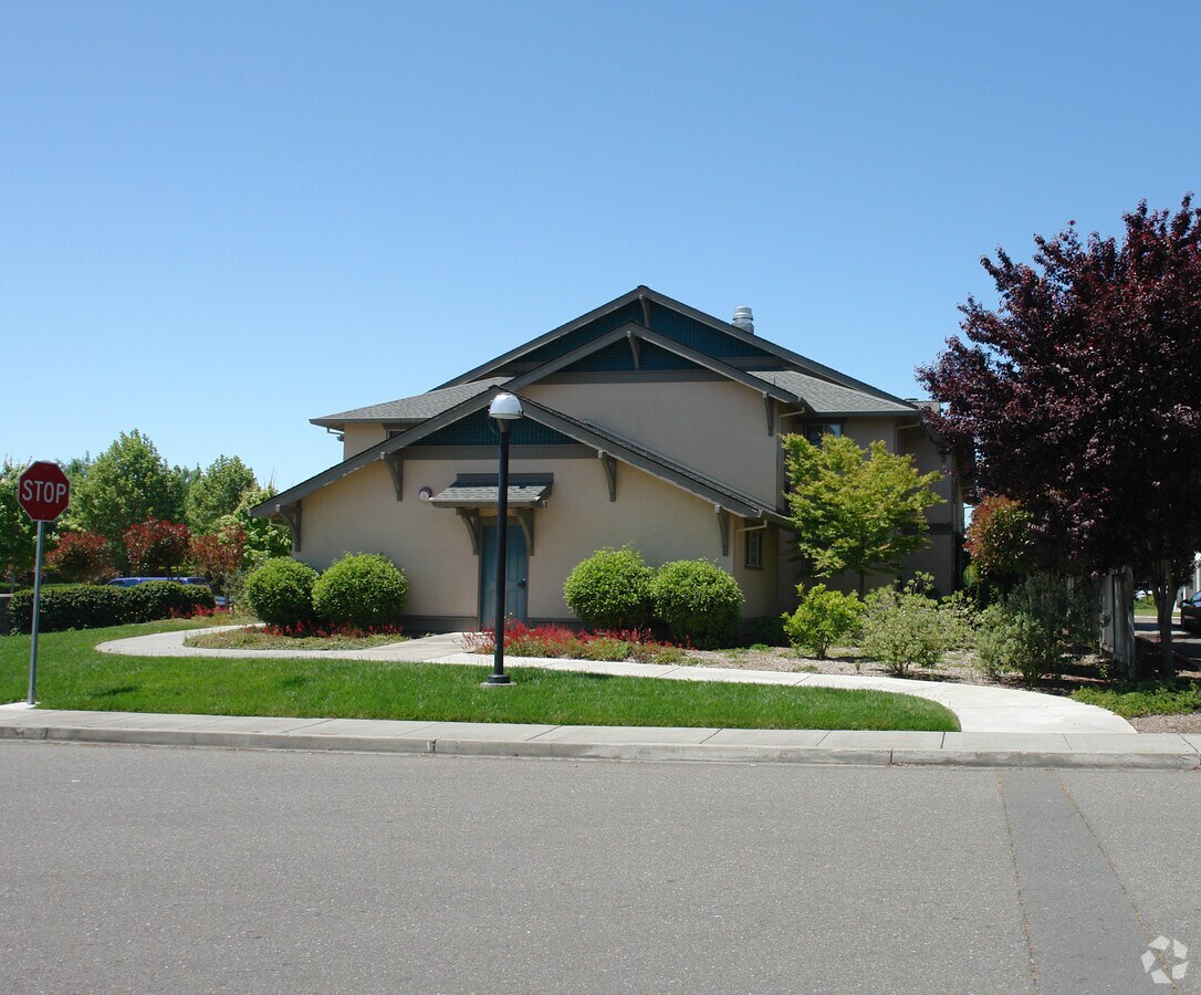 Photo - Muirfield Apartments