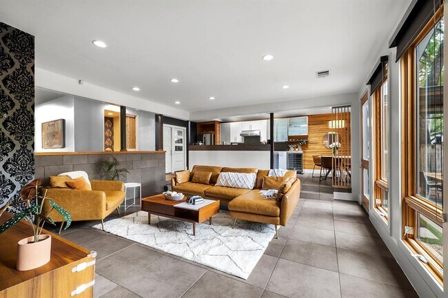 Photo - 2800 Cherry Ln