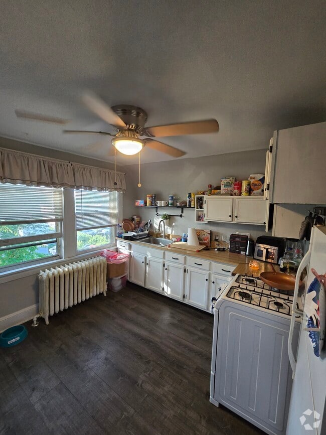 Building Photo - 1562 Woodland Ave Unit 3 Rental