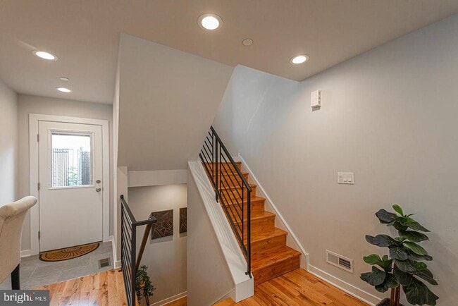 Photo - 2535 Annin St