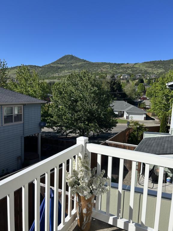 Photo - 237 Dunthorpe Dr