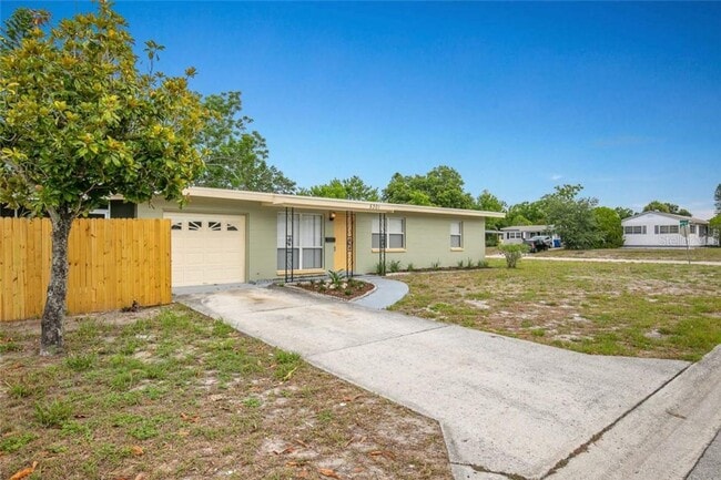 Building Photo - Call Today to Tour This Great 3-bedroom House Available for Rent in Beautiful St Petersburg!