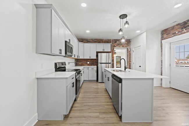 Photo - 420 W 4th St Apartment Unit 100-200-
