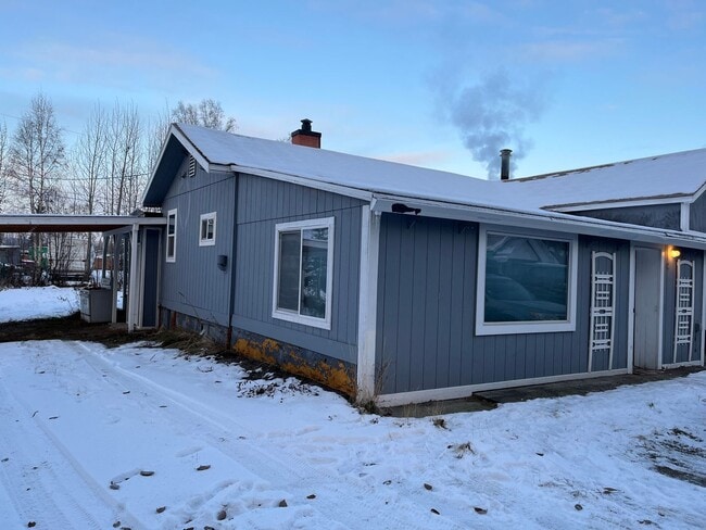 Building Photo - Harriet Unit 2