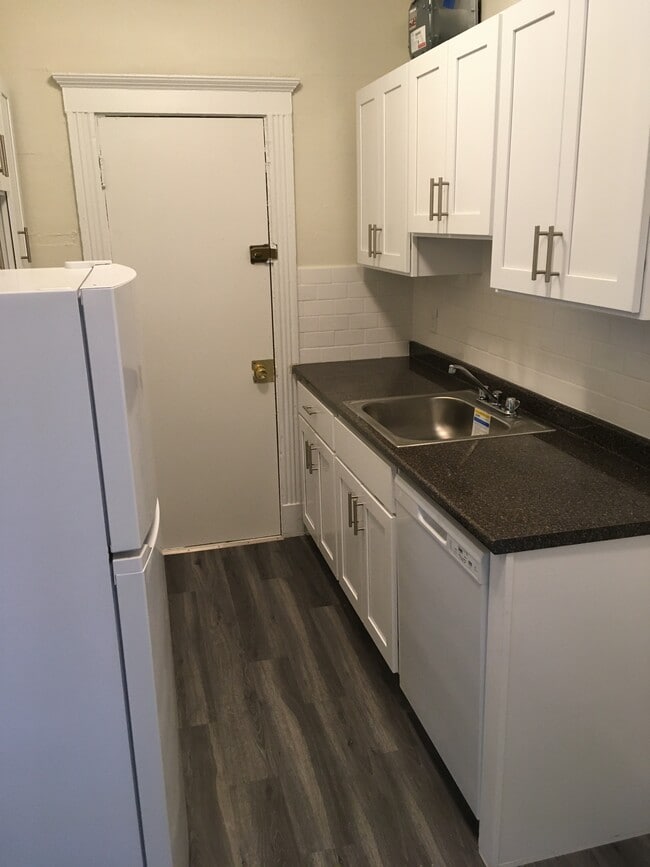 Photo - 1109 Boylston St