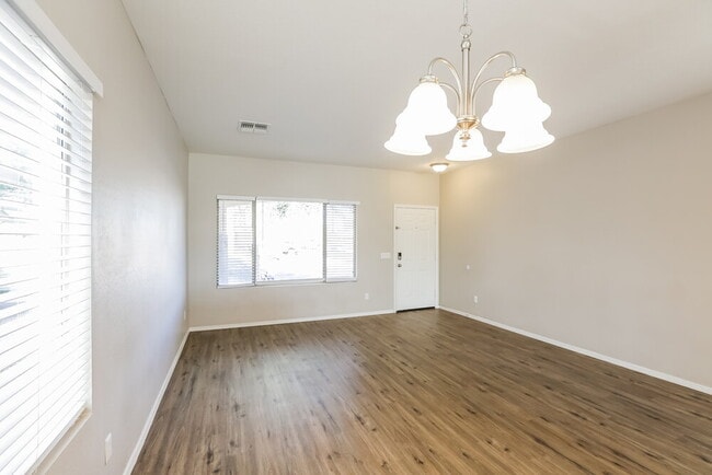 Photo - 6906 S 50th Glen