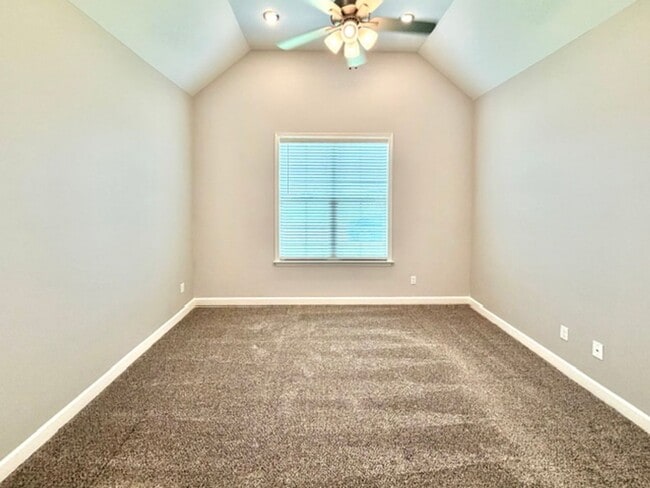 Photo - 305 Azalea Dr Unit 1