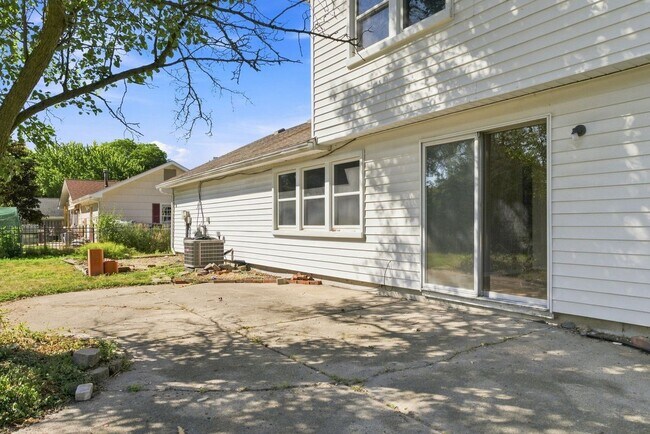 4856 Danbury Dr