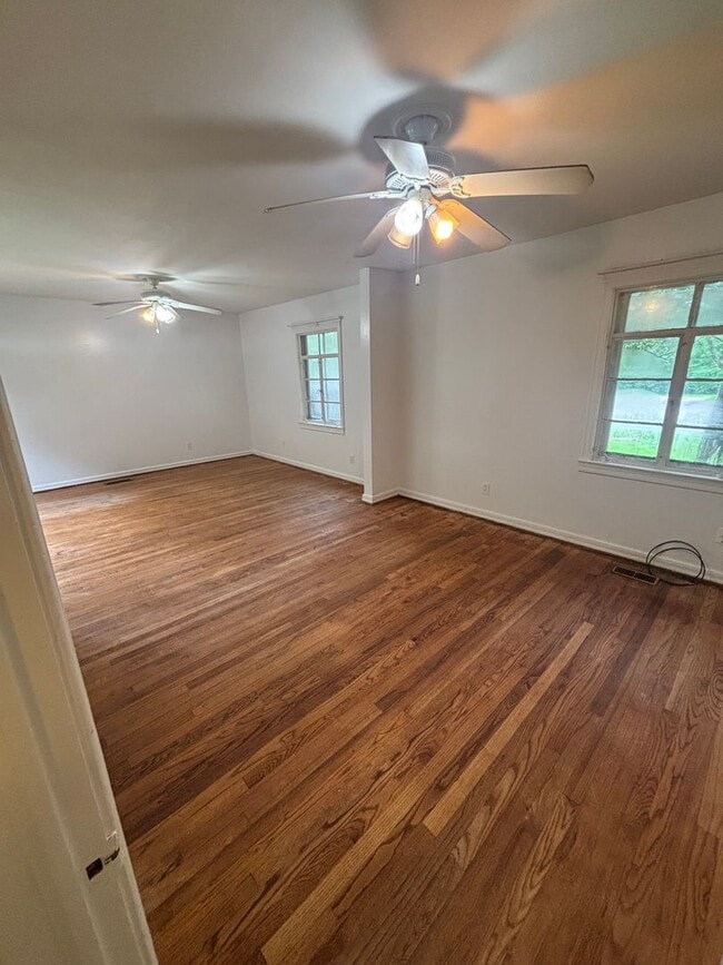 Photo - 2200 Loop Rd