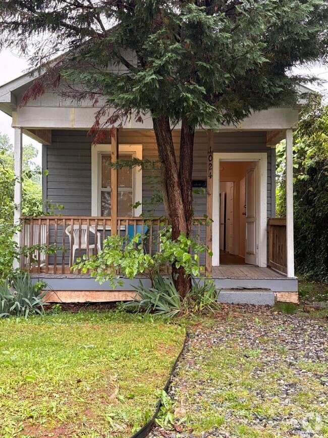 Building Photo - Cozy 1-Bedroom Home Available Now in Winst...