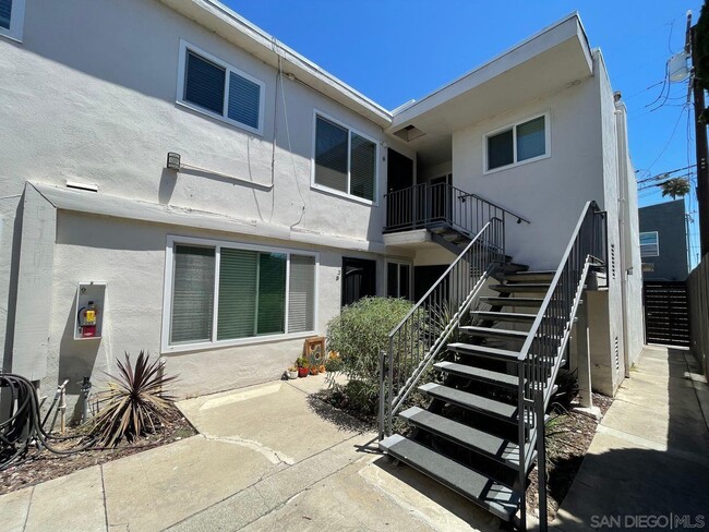 Building Photo - 4515 Bancroft St Unit 6 Rental