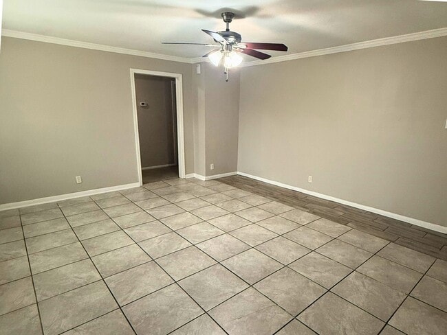 Photo - 5142 Balkin St