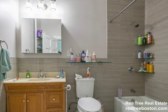872 Huntington Ave Unit 1