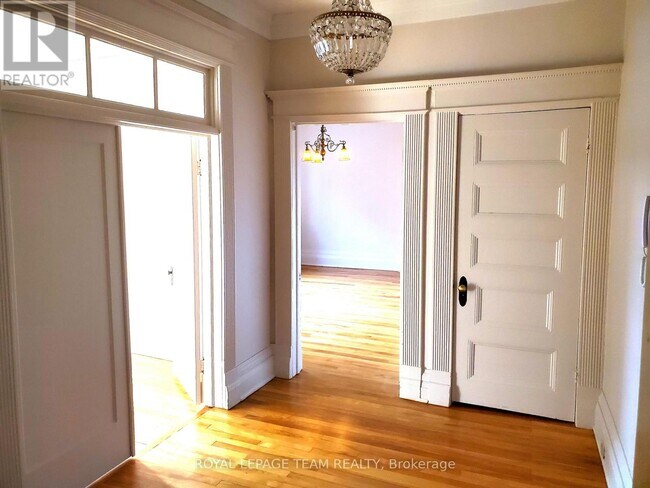 Photo - 540 Gilmour St