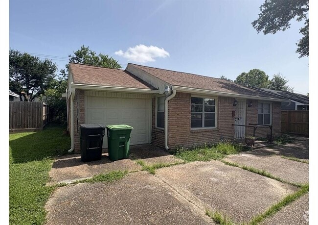 Building Photo - 4825 Brinkley St Rental