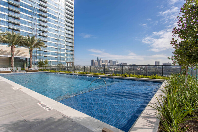 Luxurious rooftop pool with panoramic city skyline views - The Residences at La Colombe d'Or Rental