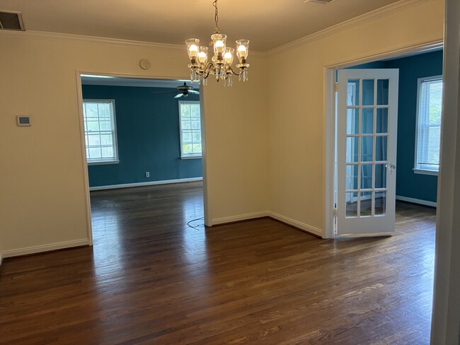Photo - 2349 Wroxton Rd Unit Apt. 2