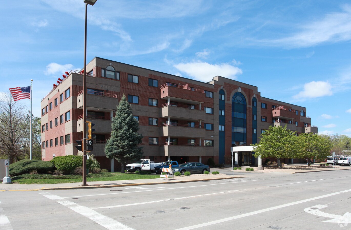 River Plaza Apartments - River Plaza Apartments