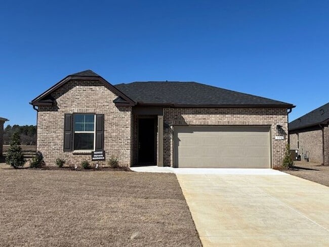 Building Photo - MOVE IN SPECIAL-3 bedroom with study/flex/office/keeping room