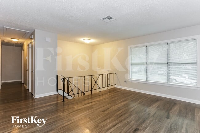 Photo - 917 Montclair Dr